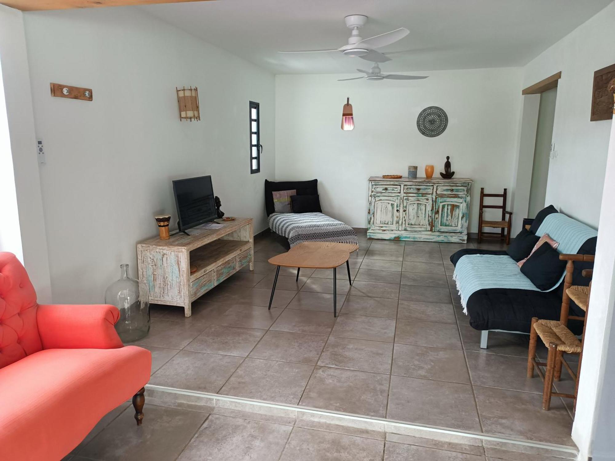 jolie maison st pierre , JACUZZI, jardin, Saint Pierre Extérieur photo