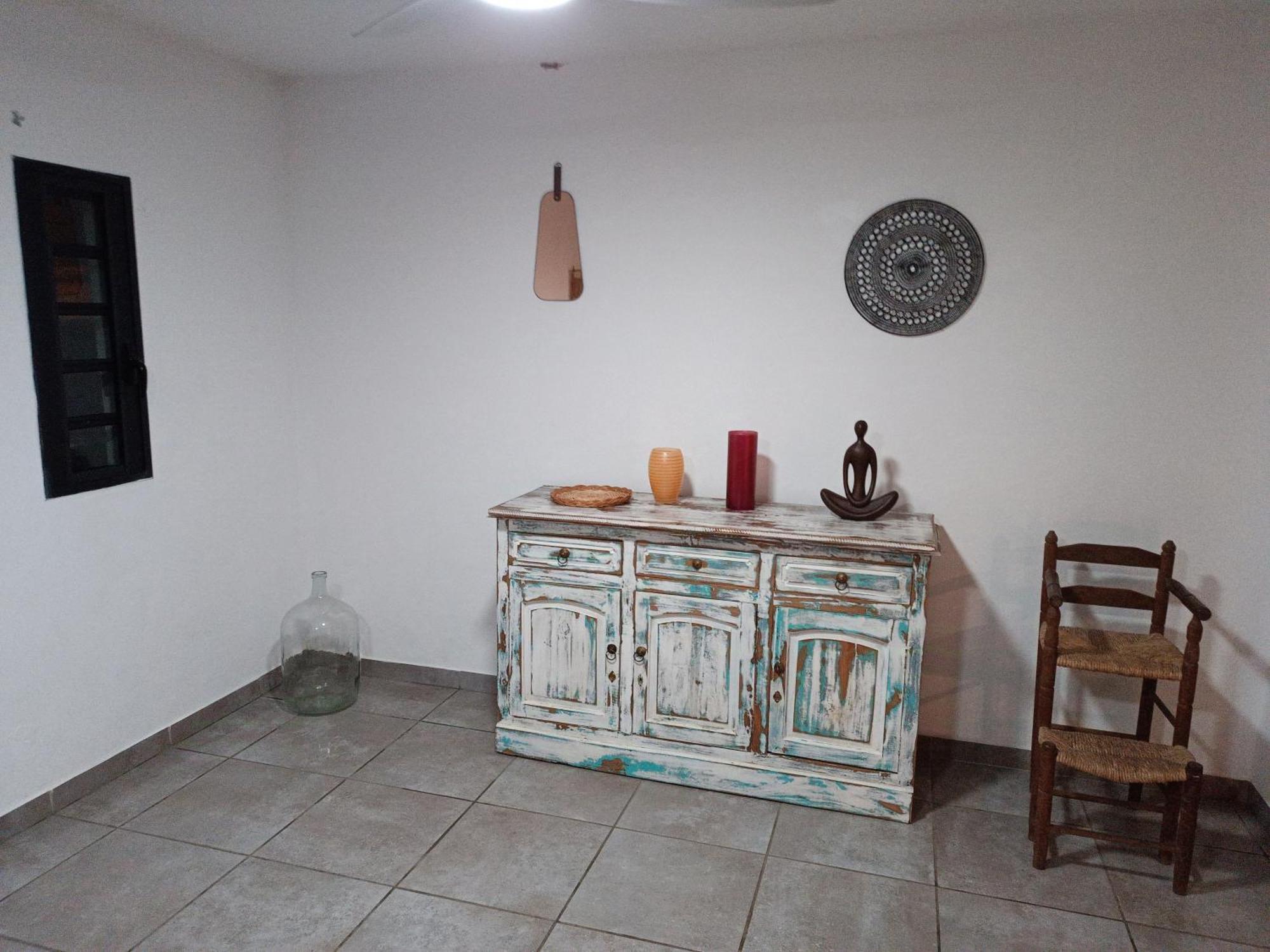 jolie maison st pierre , JACUZZI, jardin, Saint Pierre Chambre photo