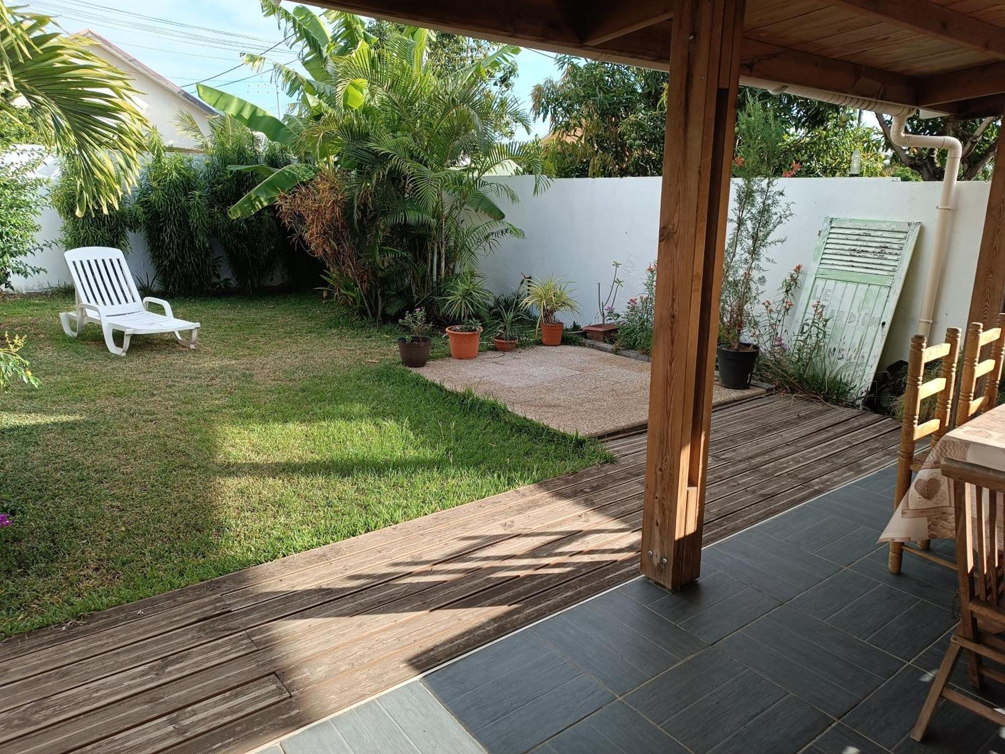 jolie maison st pierre , JACUZZI, jardin, Saint Pierre Extérieur photo